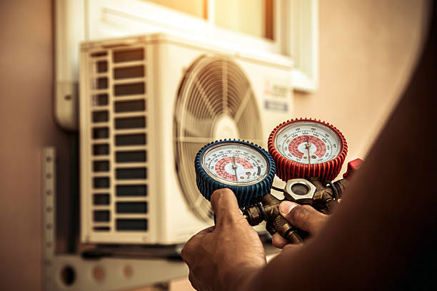 Professional Hvac technician working in Zanesfield, OH